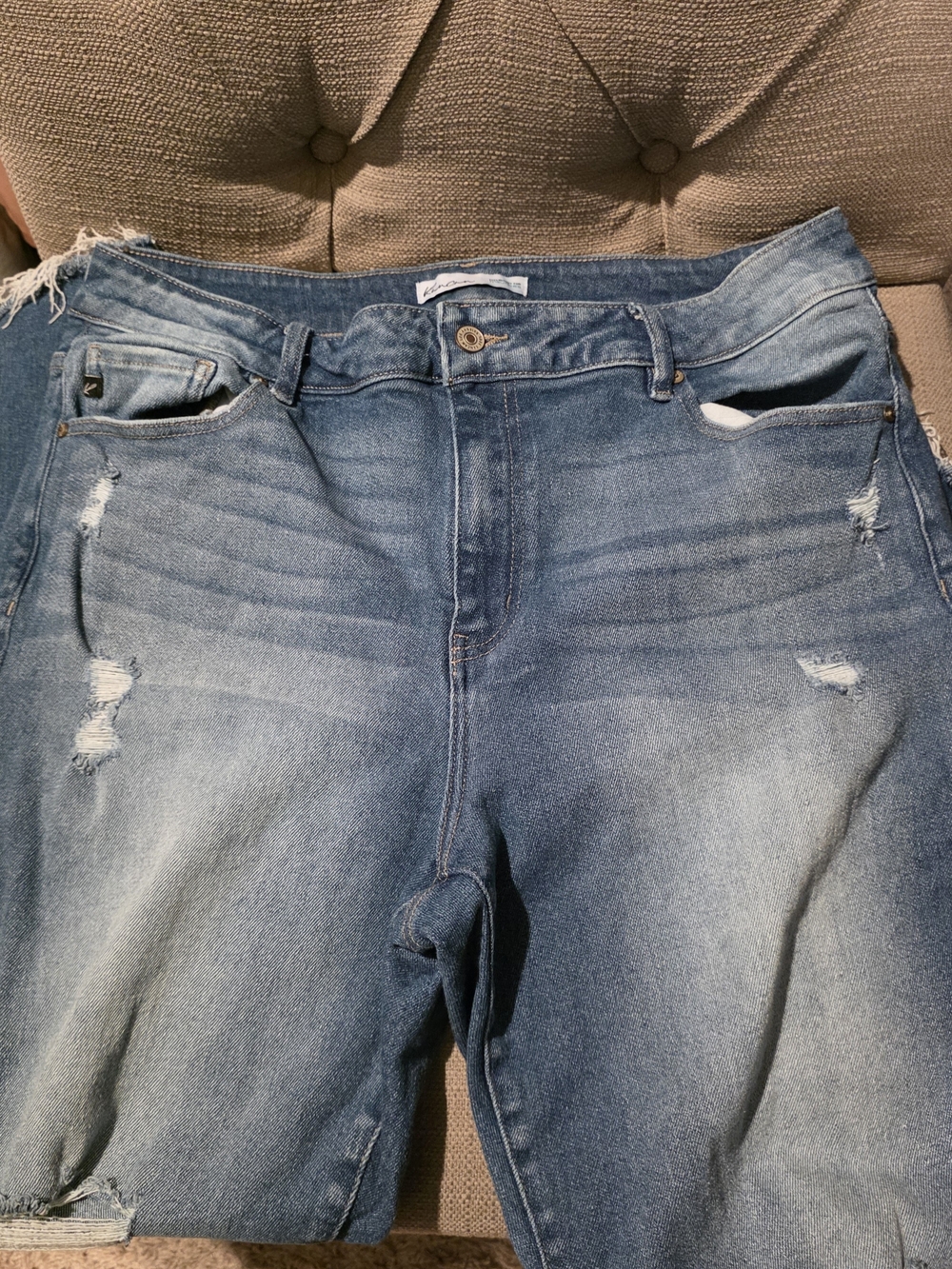 KanCan Light Blue Distressed Ankle Jeans